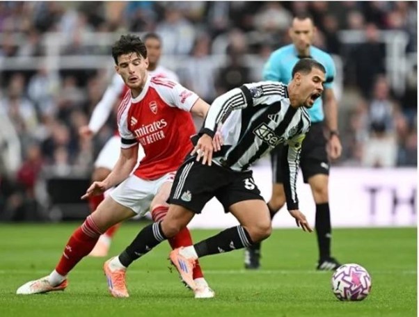 Arsenal đối mặt thử thách lớn trong thương vụ Bruno Guimaraes